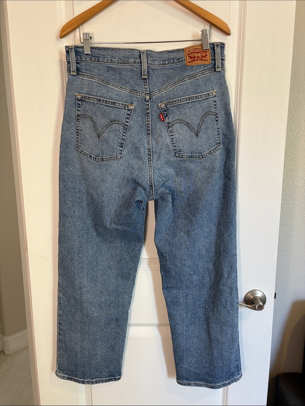Levi’s Ribcage Straight Jeans Size 32 - Picture 9 of 14